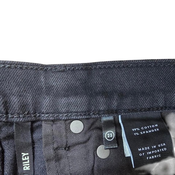 GRLFRND Riley Bermuda Short In Downtown - Picture 6 of 11